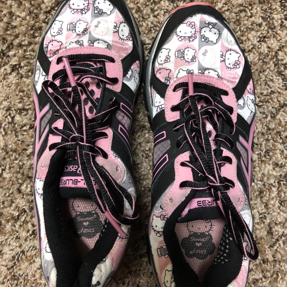 hello kitty asics